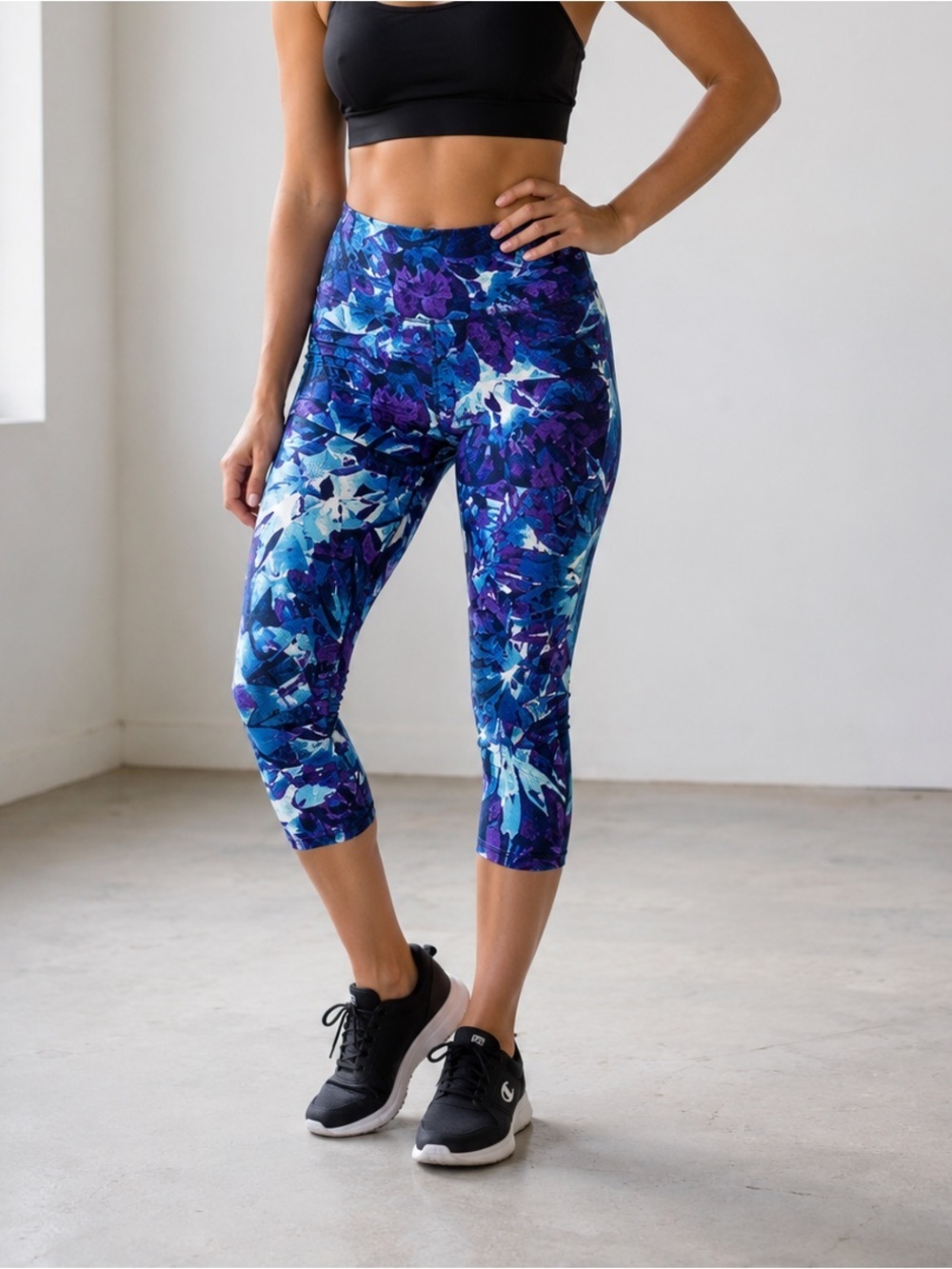 Champion Patterned Mid-Rise Mesh Capri Leggings S